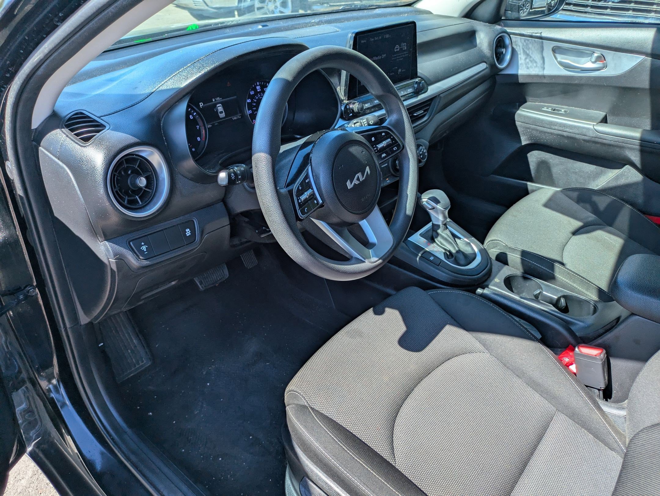 Used 2023 Kia Forte LX image 9