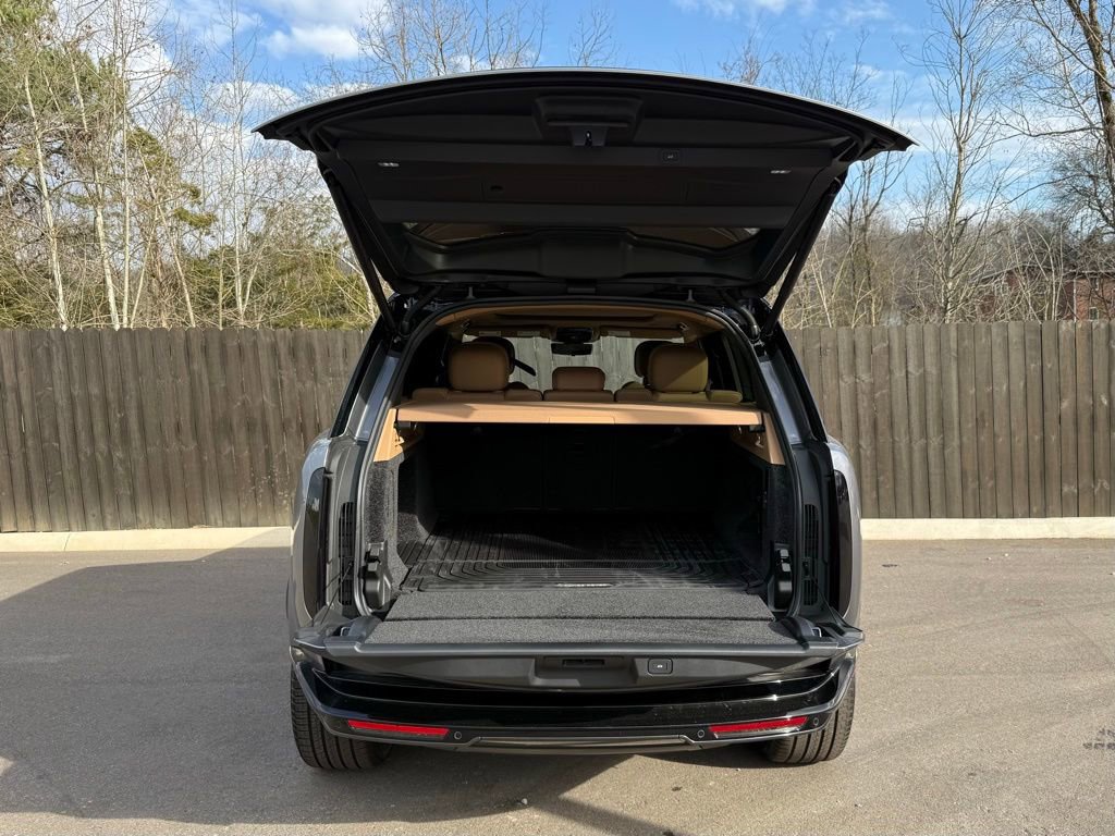 New 2026 Land Rover Range Rover SE image 5