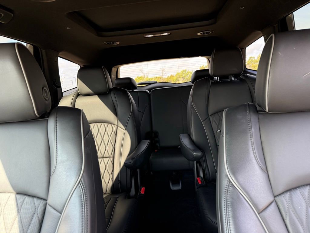 Used 2022 Buick Enclave Avenir w/ Avenir Technology Package image 21
