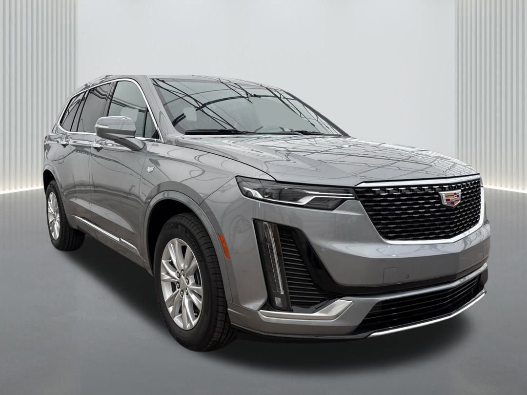 New 2025 Cadillac XT6 Luxury FWD video 3