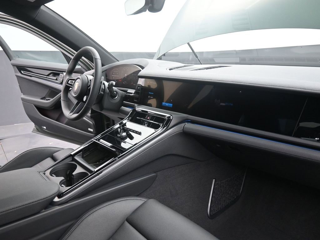 New 2025 Porsche Panamera image 19