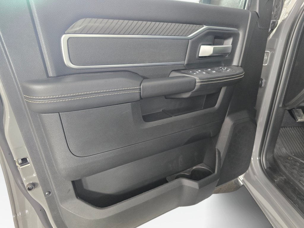 New 2026 RAM 3500 Big Horn AWD/4WD image 19