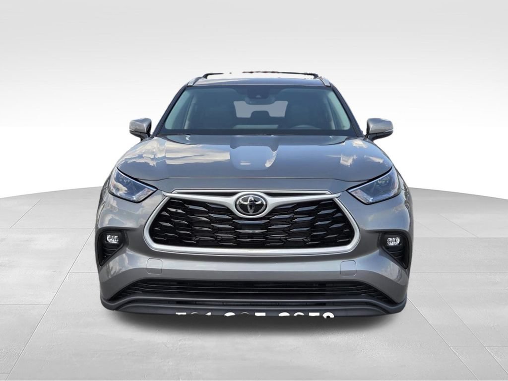 Used 2026 Toyota Highlander XLE AWD/4WD image 9