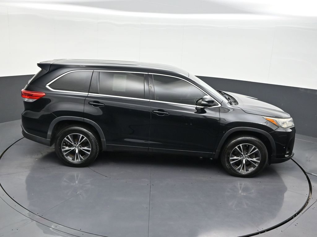 Used 2018 Toyota Highlander LE image 21