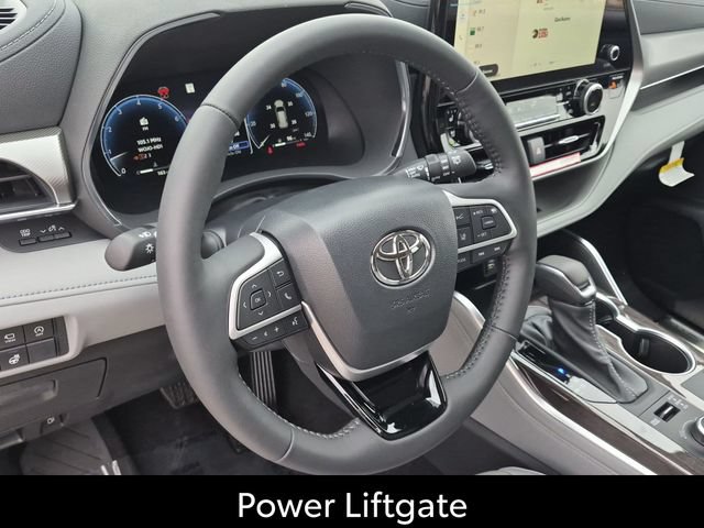 Certified 2026 Toyota Highlander Platinum AWD/4WD image 12