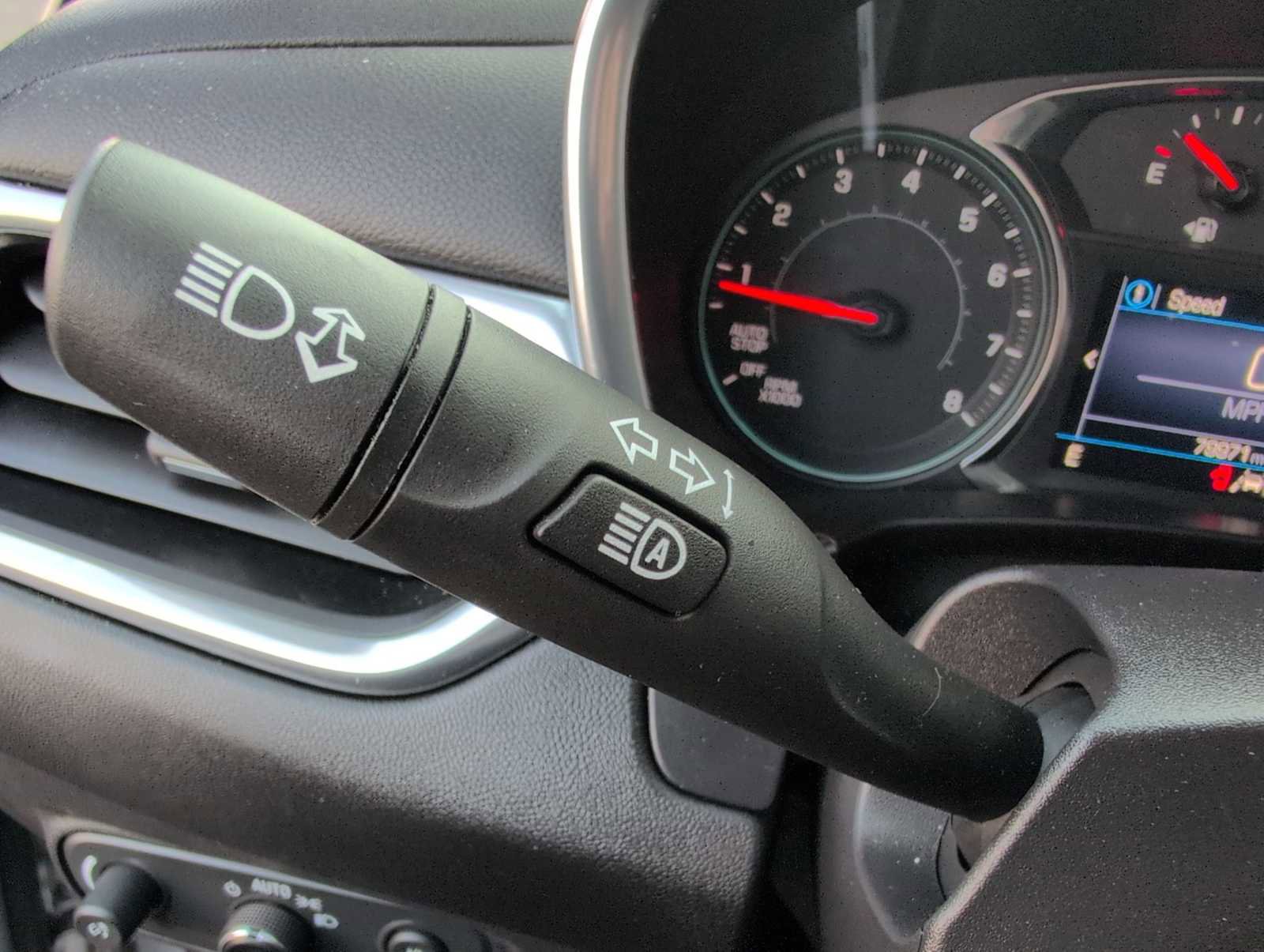 Used 2020 Chevrolet Equinox LT image 27