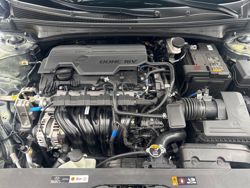 Certified 2025 Hyundai Elantra SEL image 13