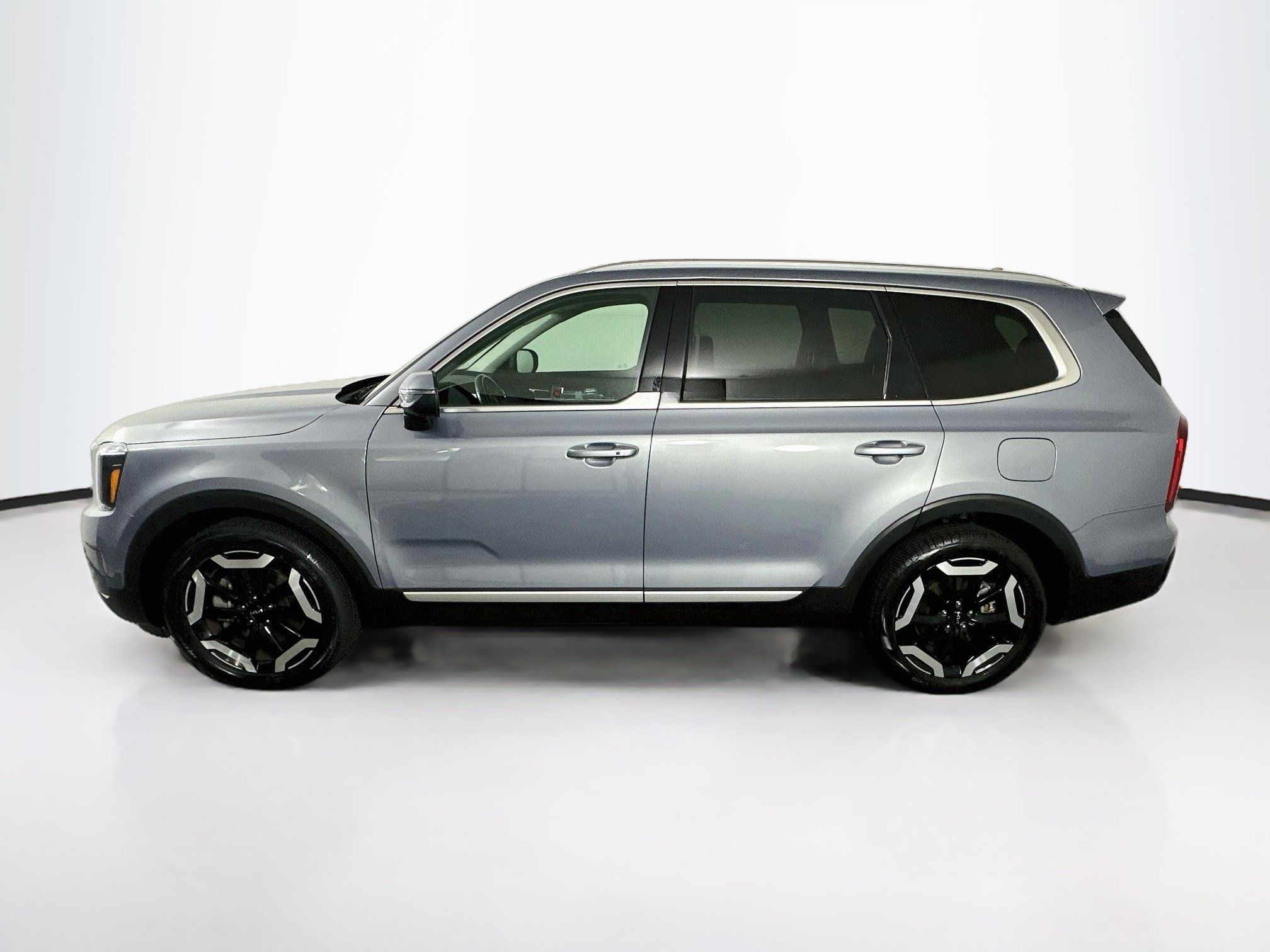Used 2025 Kia Telluride S AWD/4WD image 4