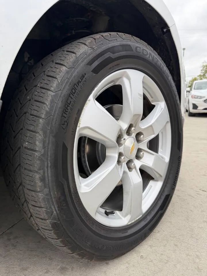 Used 2017 Chevrolet Traverse LT w/ Style and Technology Package AWD/4WD image 9