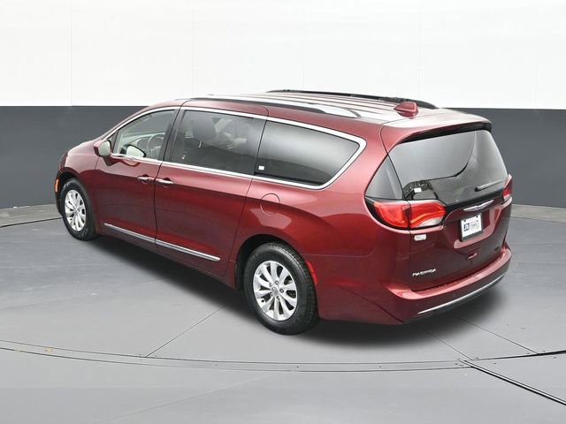 Used 2019 Chrysler Pacifica Touring-L image 60