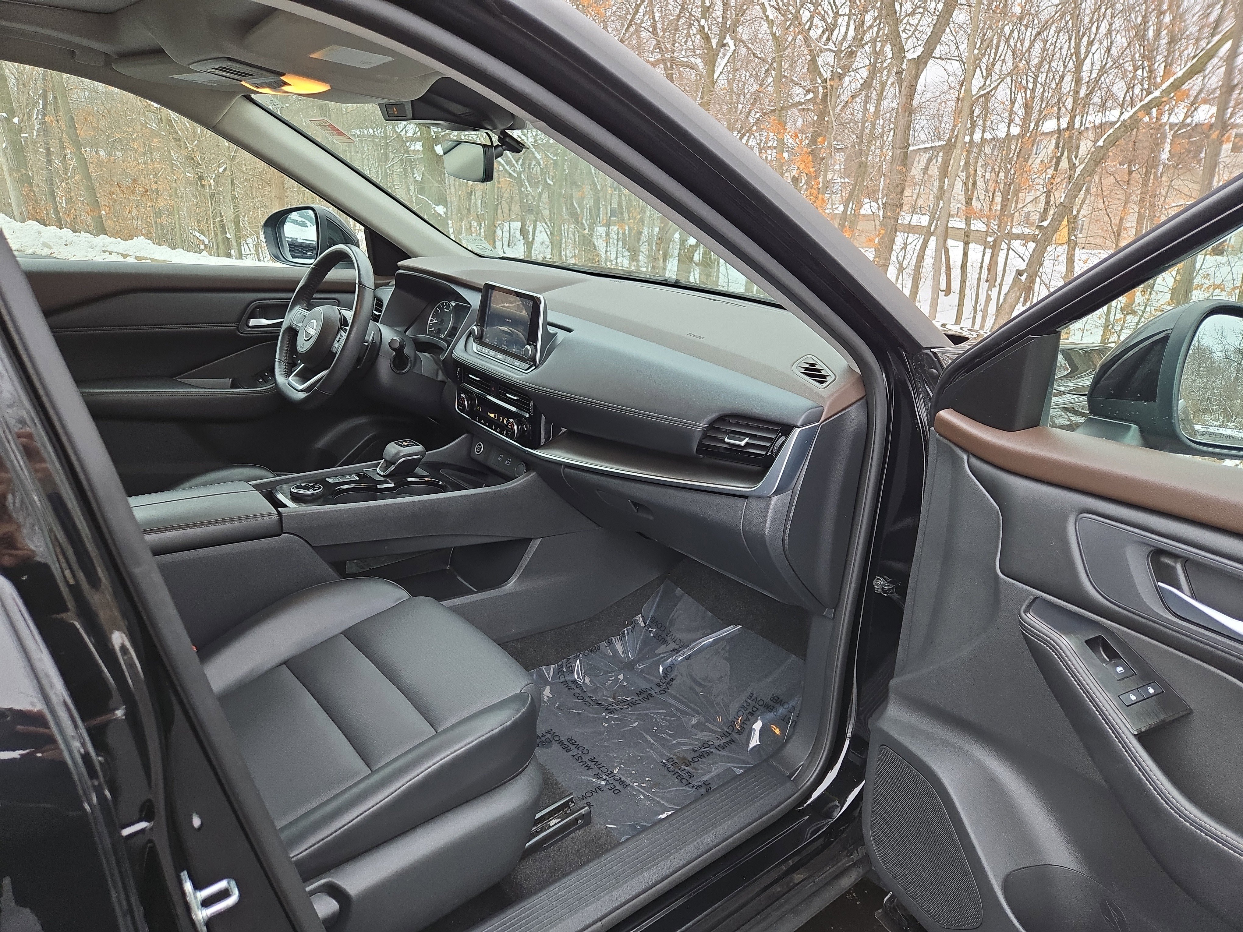 Used 2022 Nissan Rogue SV w/ SV Premium Package image 25