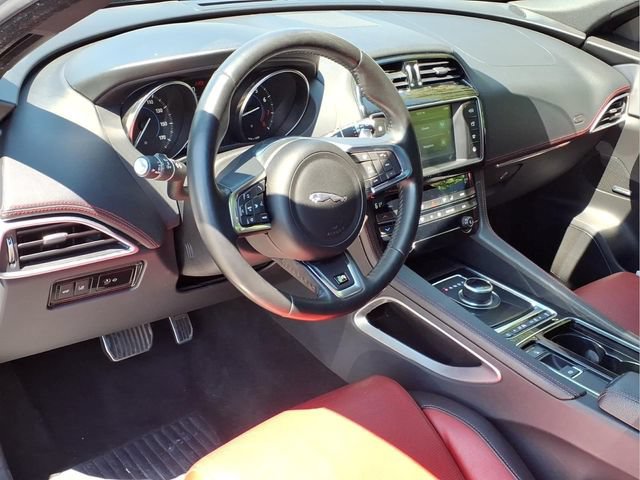 Used 2018 Jaguar F-PACE R-Sport AWD/4WD image 20