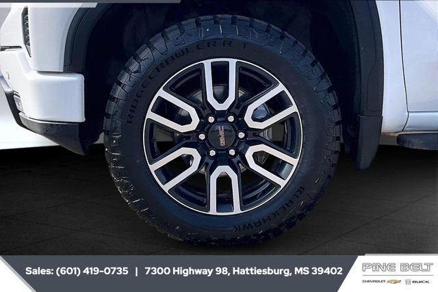 Used 2025 GMC Sierra 1500 AT4 w/ AT4 Premium Package image 8