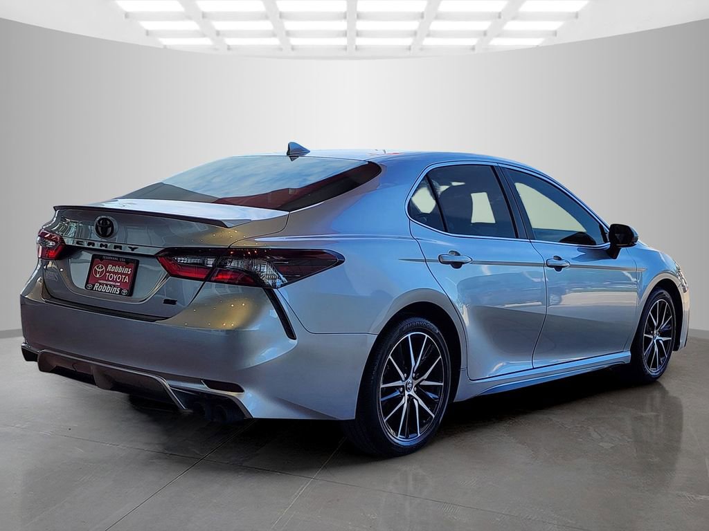 Used 2024 Toyota Camry SE FWD image 5