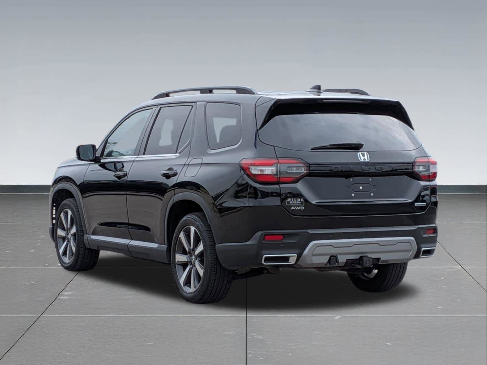 Certified 2023 Honda Pilot Touring image 4