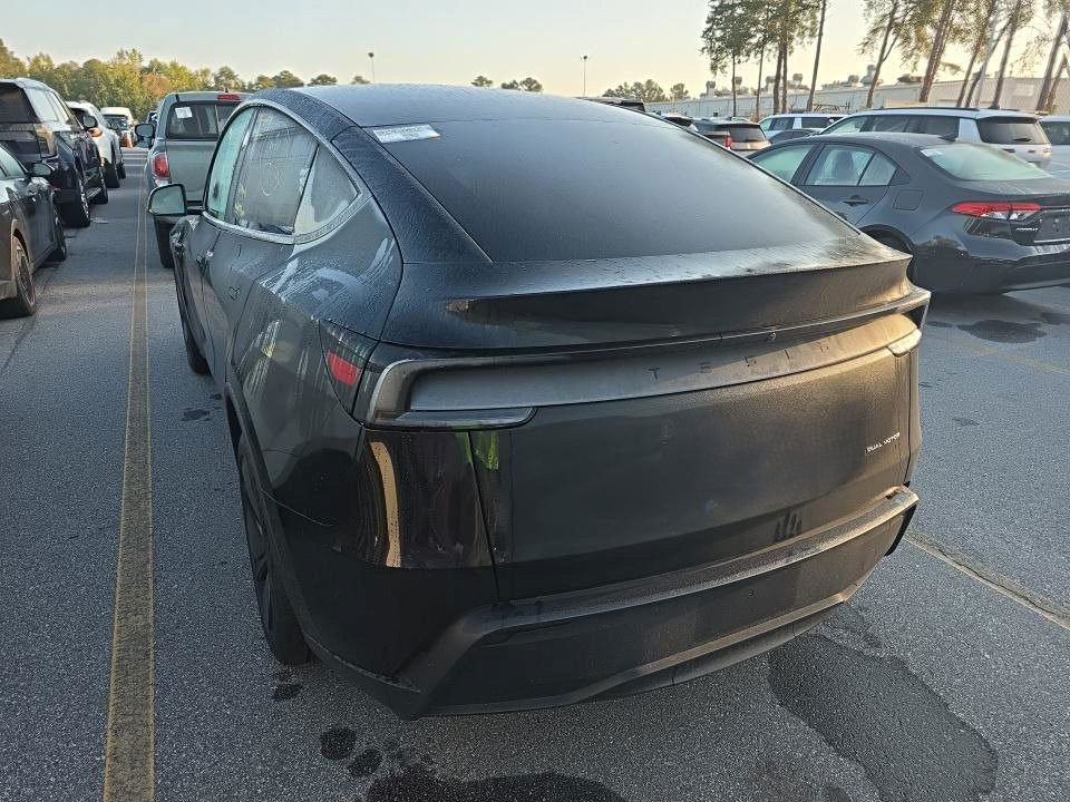 Used 2026 Tesla Model Y Long Range AWD/4WD image 4