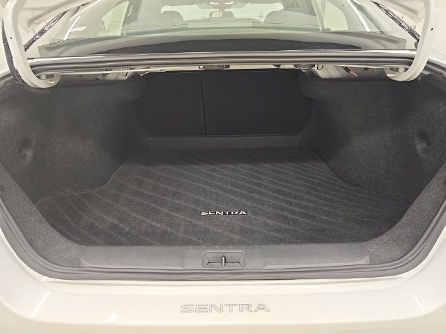 Used 2025 Nissan Sentra SR FWD image 15