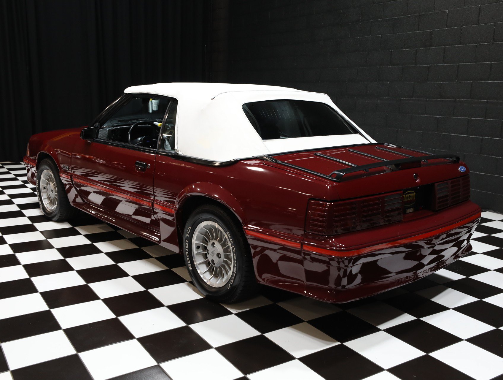 Used 1987 Ford Mustang GT RWD image 8