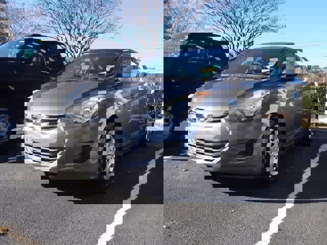 Used 2013 Hyundai Elantra GLS image 1