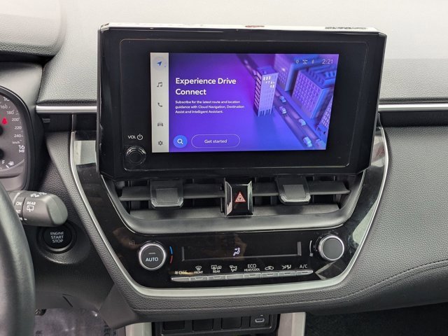 Used 2025 Toyota Corolla Cross LE image 18