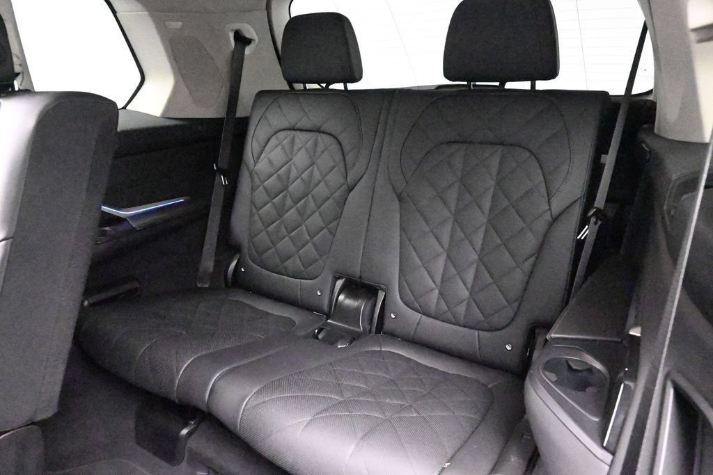 Used 2024 BMW X7 xDrive40i w/ Premium Package AWD/4WD image 16