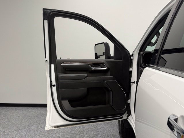 Used 2024 Chevrolet Silverado 2500 LTZ AWD/4WD image 13