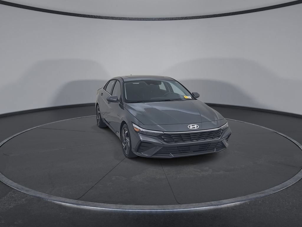 Used 2025 Hyundai Elantra SEL FWD image 4