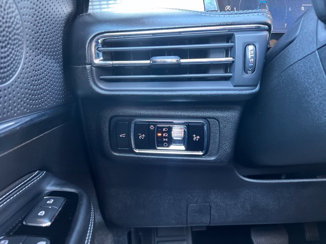 Used 2024 Lincoln Corsair AWD w/ Equipment Group 101A image 18