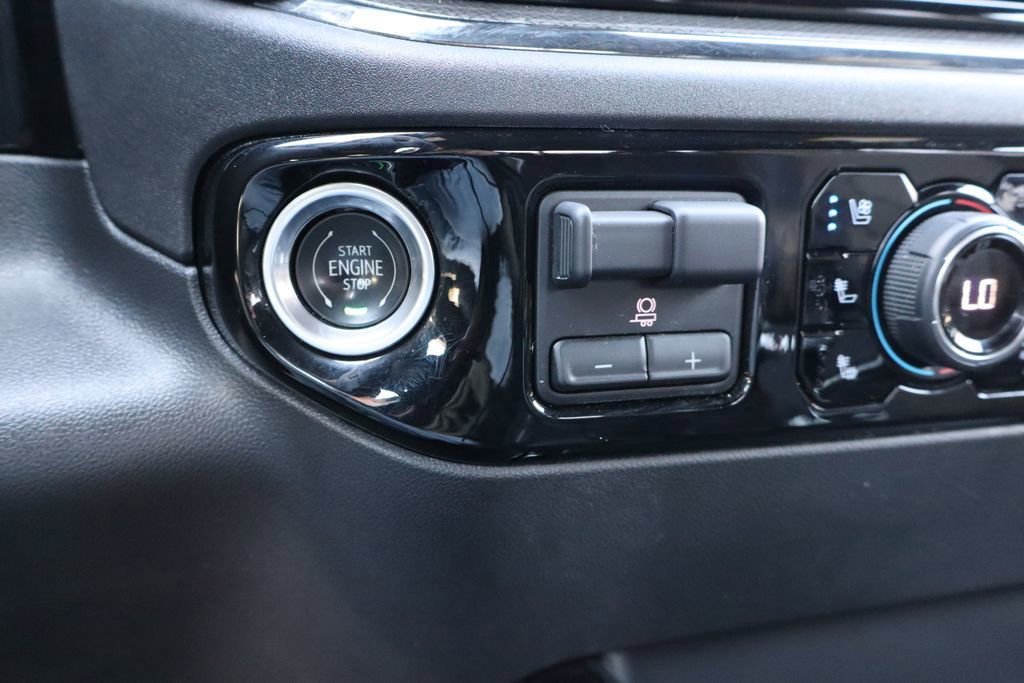 Used 2023 Chevrolet Silverado 1500 ZR2 w/ Technology Package AWD/4WD image 13
