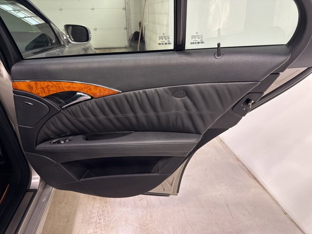 Used 2007 Mercedes-Benz E 550 Sedan image 39