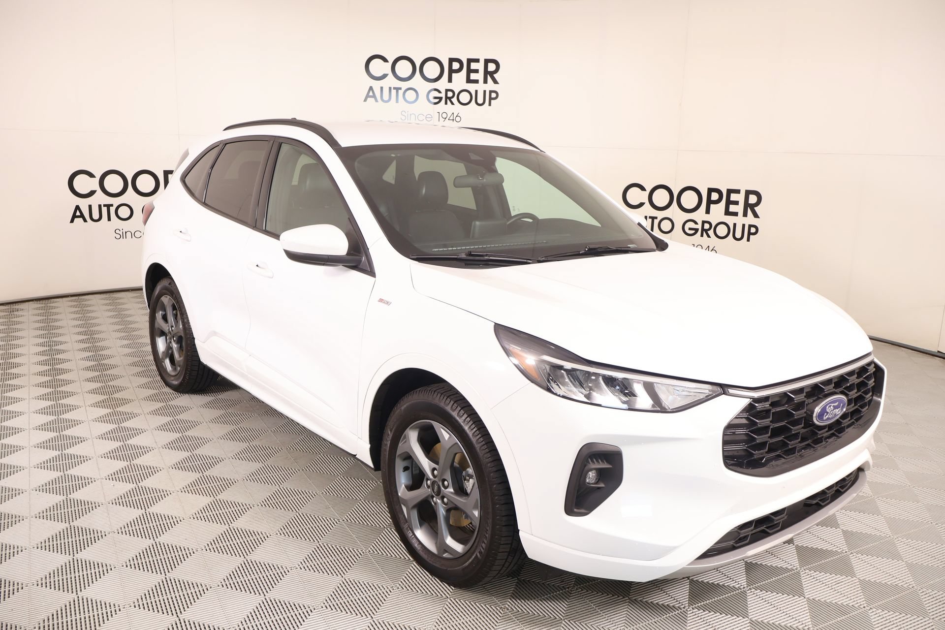 Used 2023 Ford Escape ST-Line Select AWD/4WD image 1