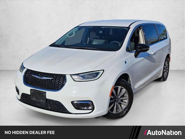 Used 2024 Chrysler Pacifica Limited FWD image 1