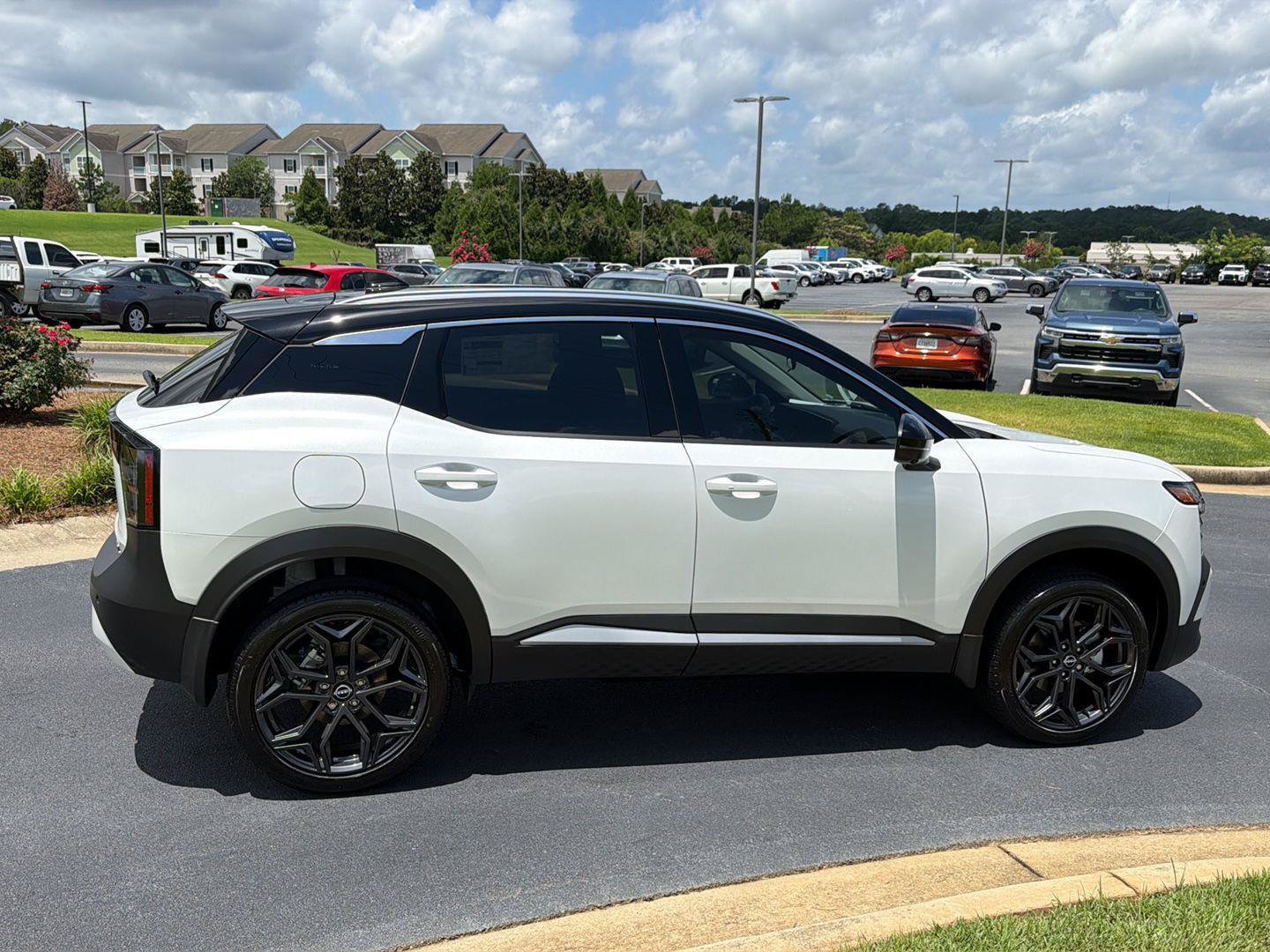 New 2026 Nissan Kicks SR FWD image 7
