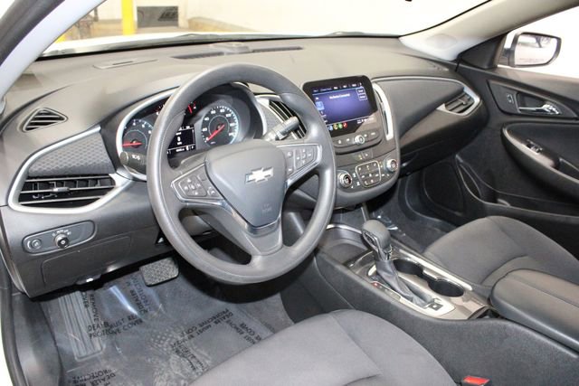 Used 2023 Chevrolet Malibu LT image 18