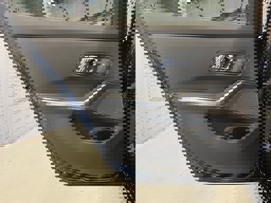 Used 2020 BMW 330i xDrive Sedan w/ Premium Package image 26