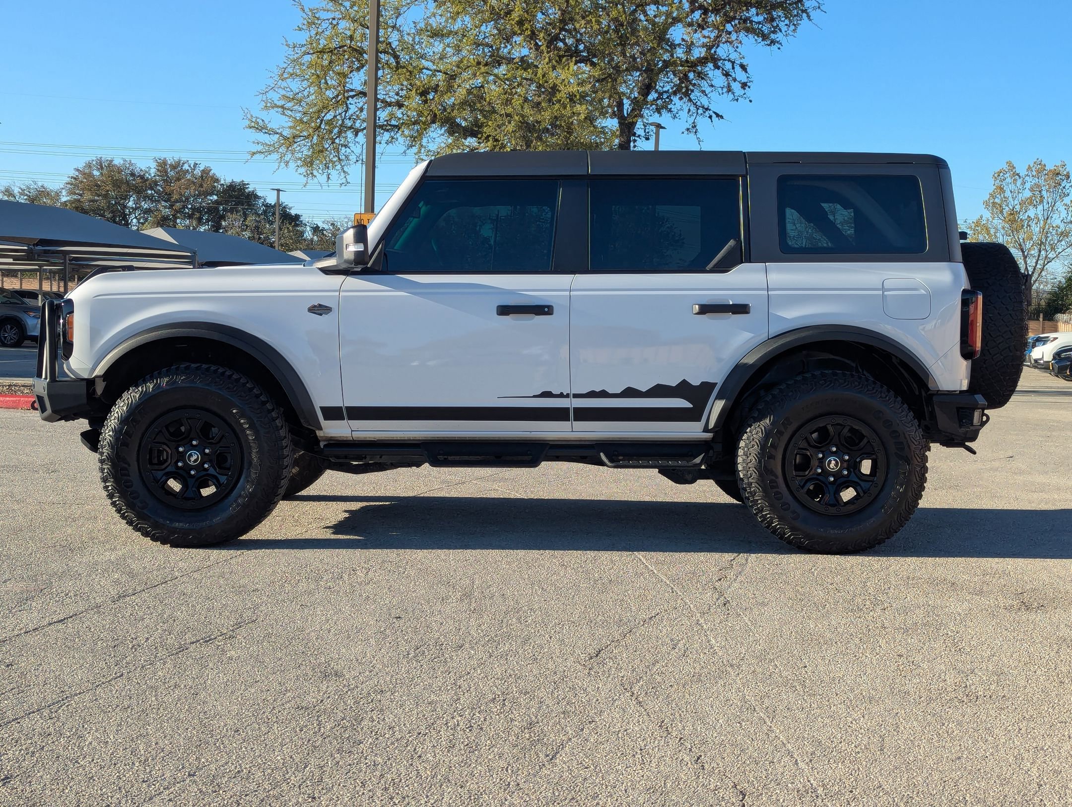 Used 2024 Ford Bronco Wildtrak image 6