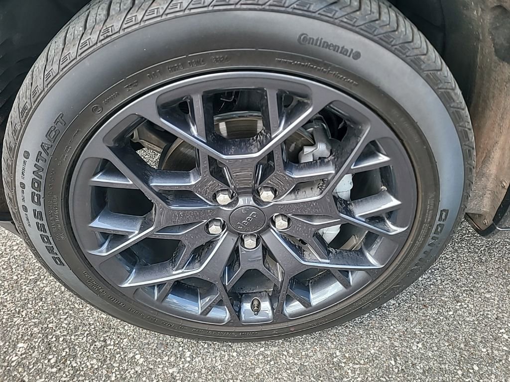 Used 2025 Jeep Grand Cherokee Summit image 8