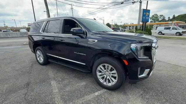 Used 2023 GMC Yukon SLT AWD/4WD image 2