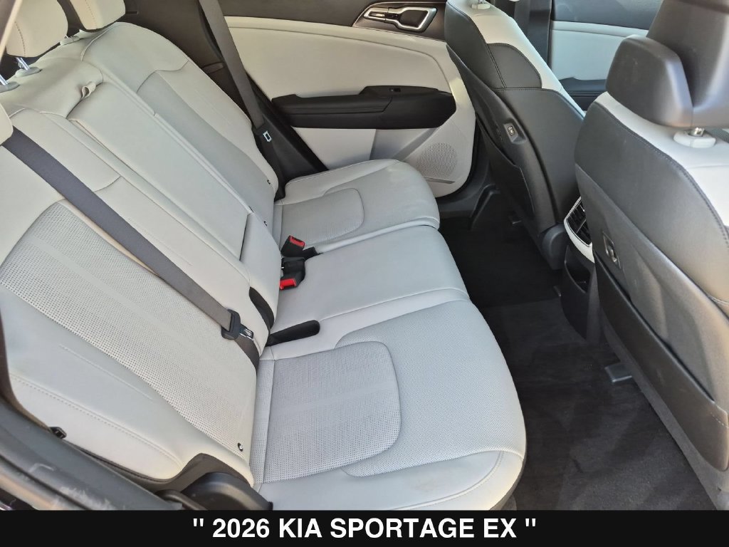 Used 2026 Kia Sportage EX w/ EX Panorama Roof Package FWD image 28