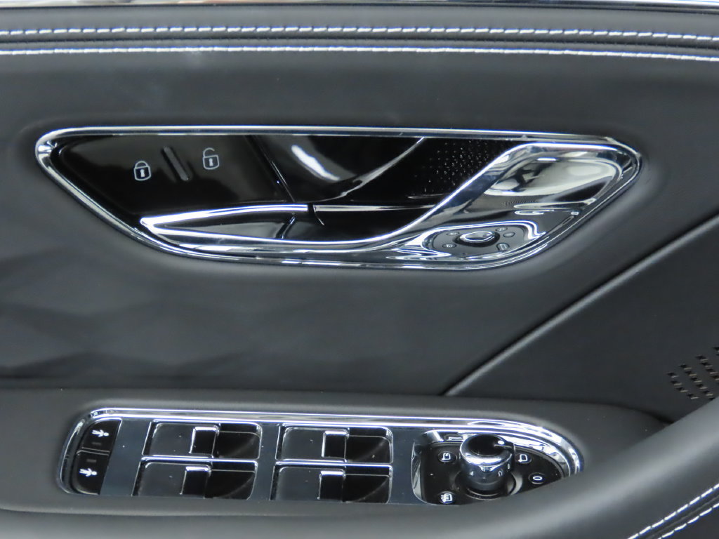 Certified 2025 Bentley Flying Spur Plug-In Hybrid AWD/4WD image 24
