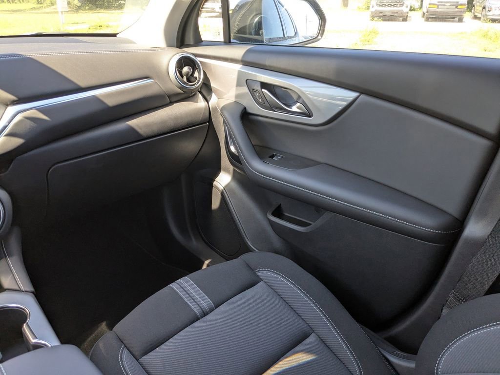New 2024 Chevrolet Blazer LT w/ Driver Confidence Package image 34