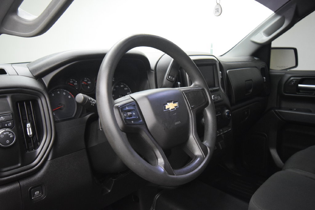 Used 2020 Chevrolet Silverado 1500 Custom w/ Custom Value Package RWD image 12