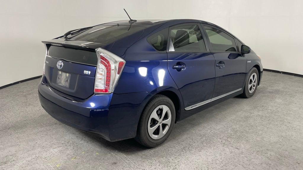 Used 2013 Toyota Prius Three w/ Preferred Accessory Pkg image 3