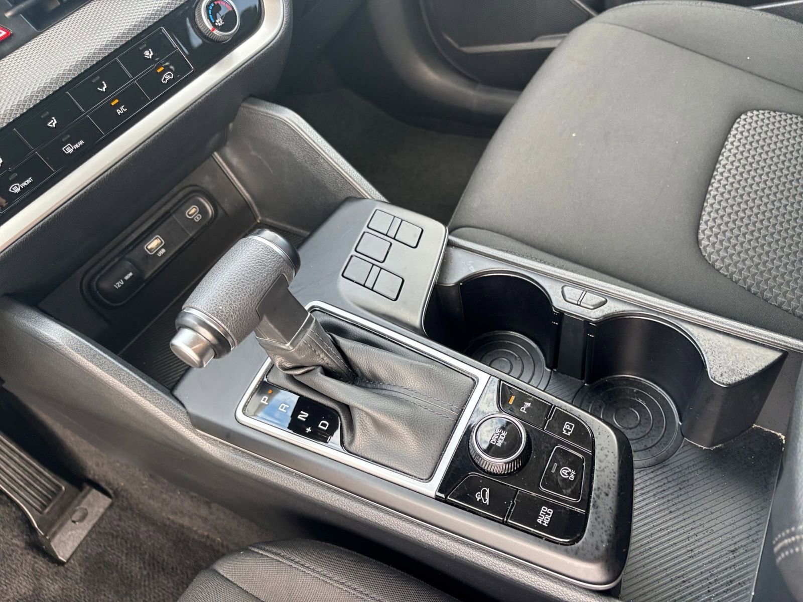 Used 2025 Kia Sportage LX image 40