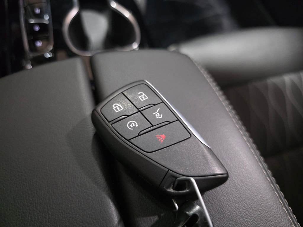 Certified 2021 Buick Envision Avenir w/ Technology Package II AWD/4WD image 21