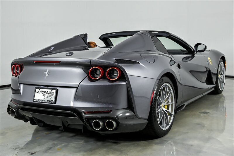Used 2023 Ferrari 812 GTS RWD image 9