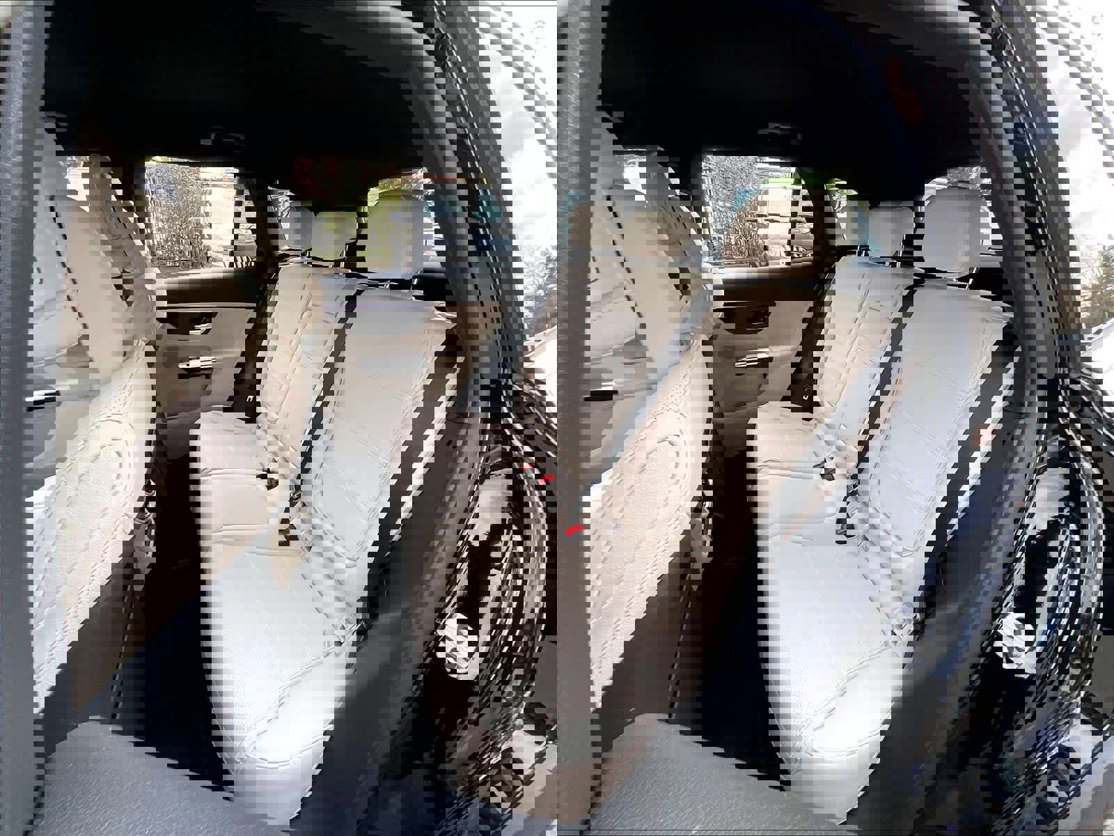 Used 2025 Mercedes-Benz GLC 350e 4MATIC image 27