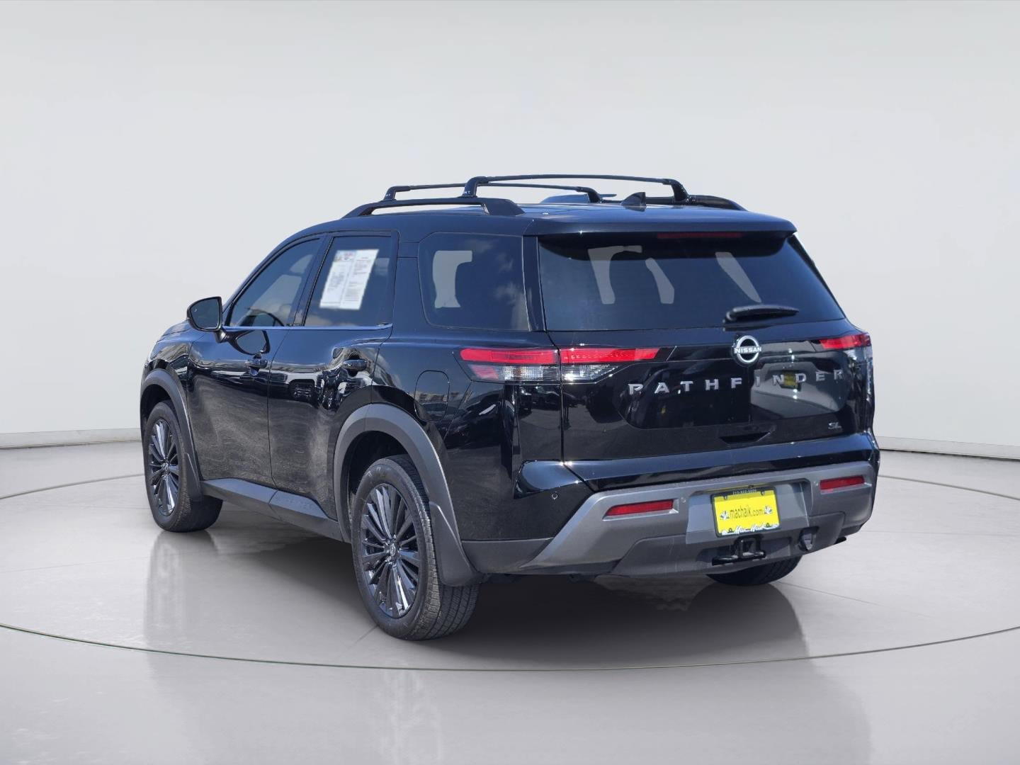 Used 2026 Nissan Pathfinder SL w/ SL Premium Package FWD image 6