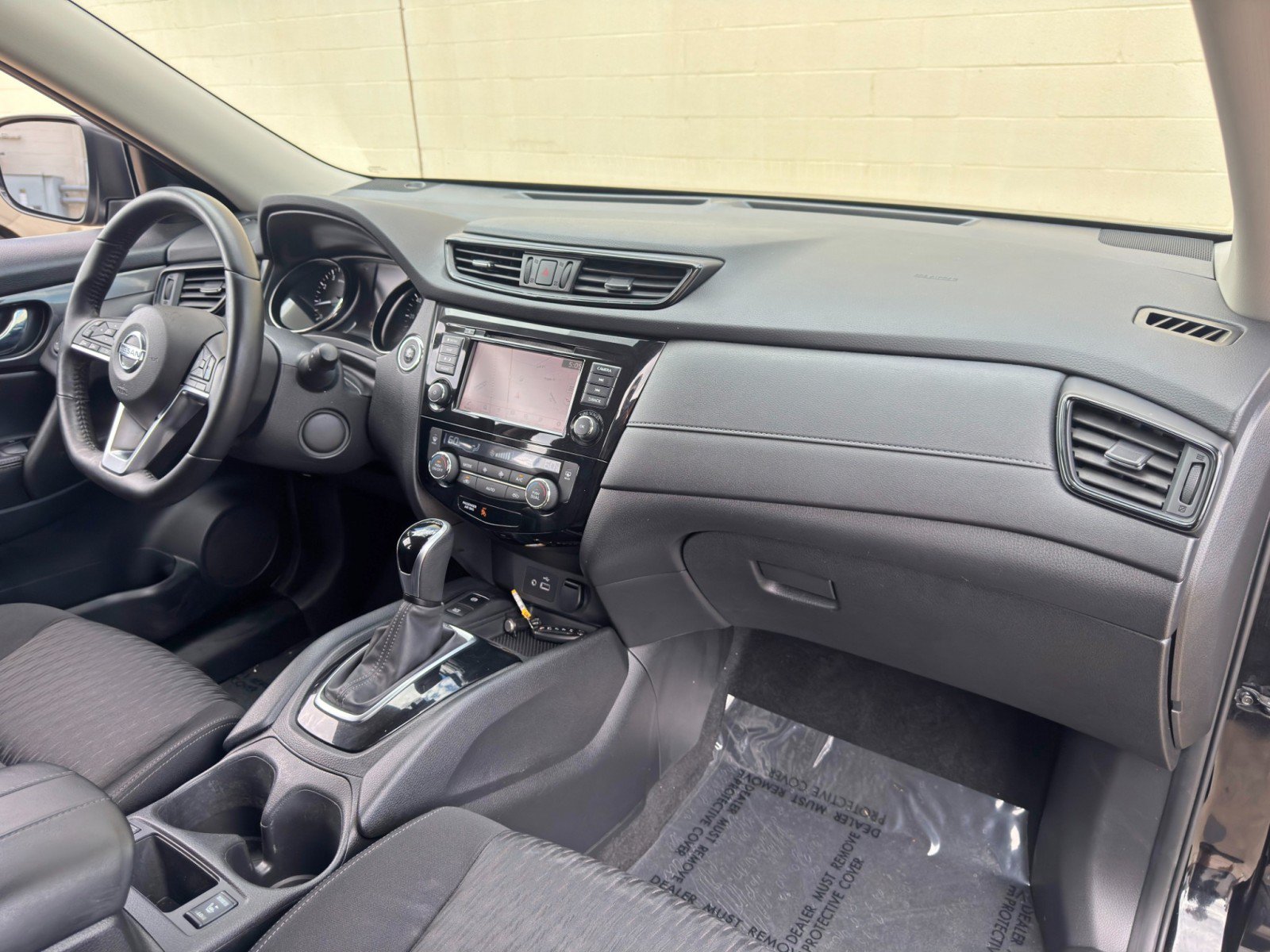 Used 2019 Nissan Rogue SV w/ Premium Package FWD image 13
