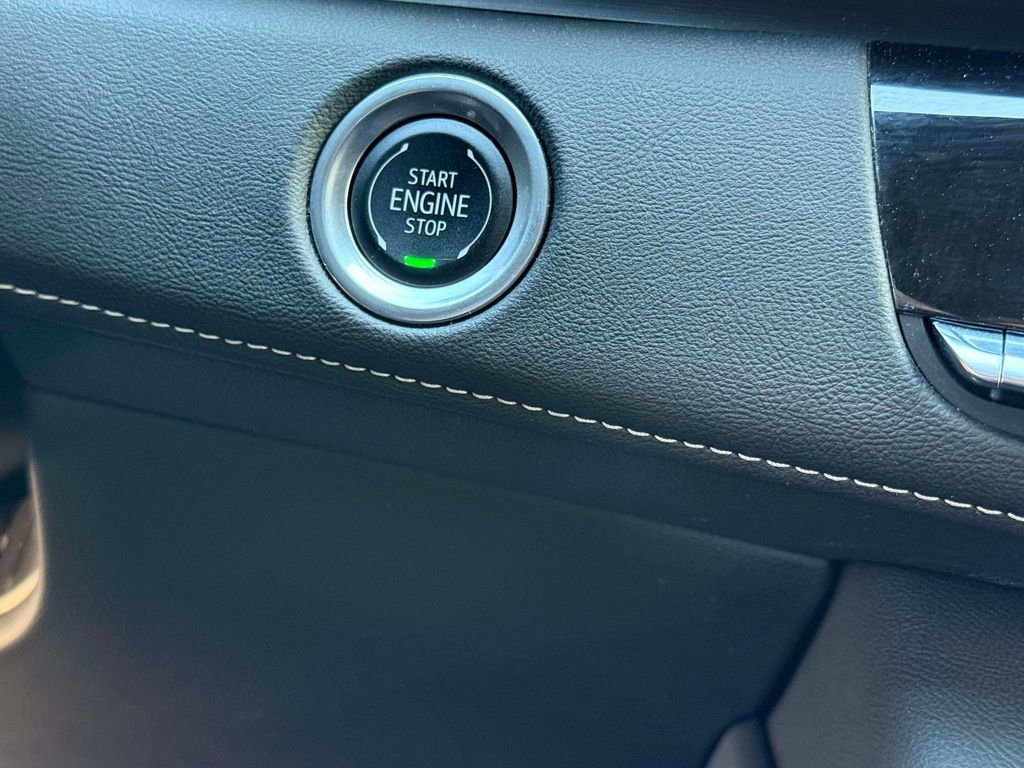 Used 2024 Cadillac Escalade ESV Luxury image 27